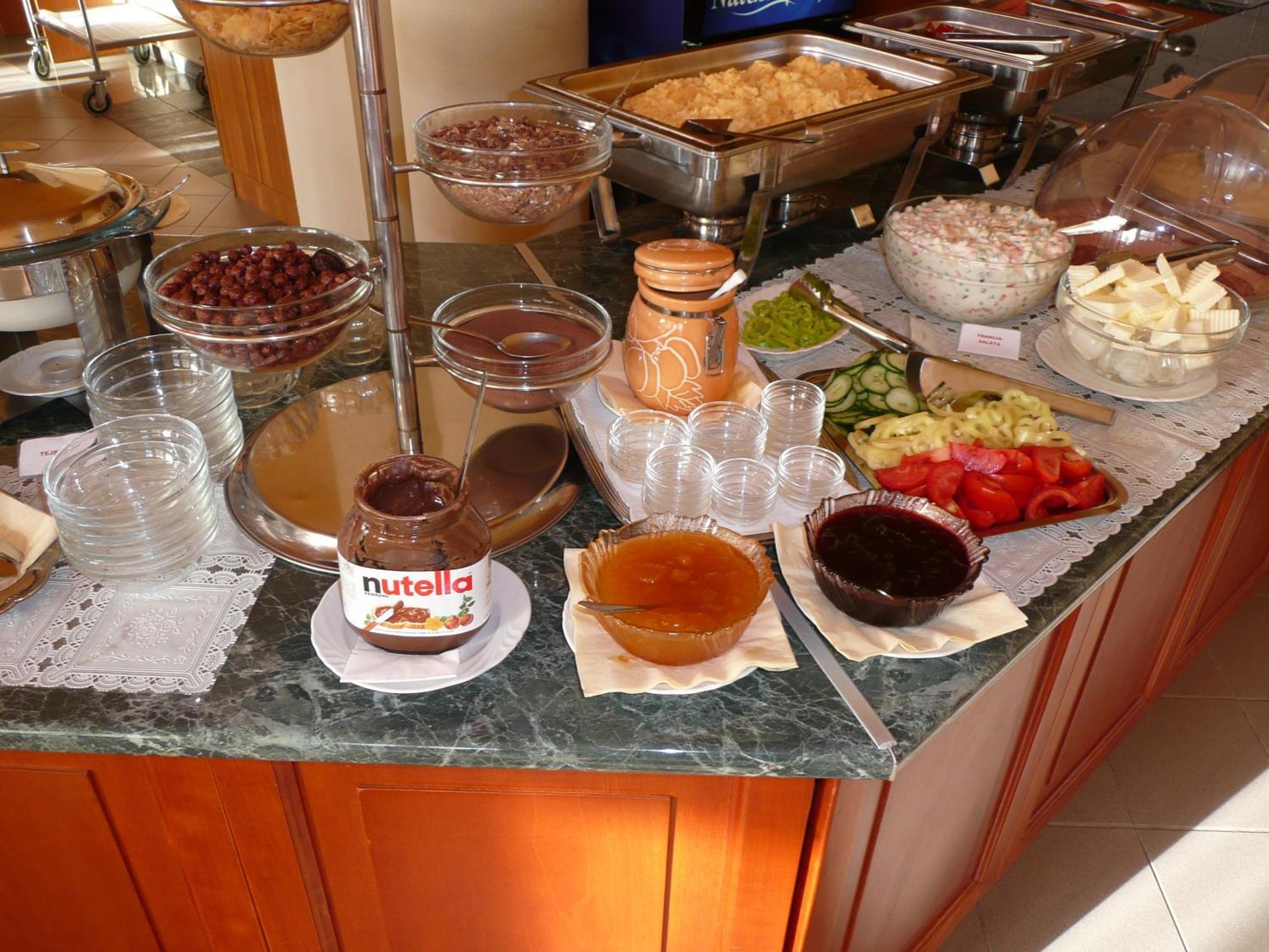 Hotel Ovit Кестхей Экстерьер фото