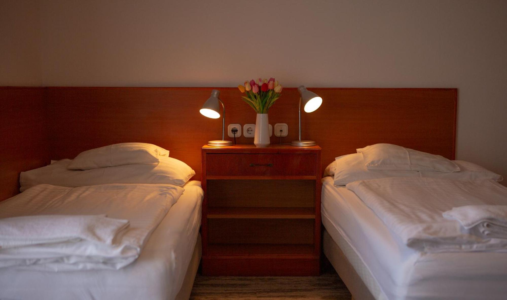 Hotel Ovit Кестхей Экстерьер фото