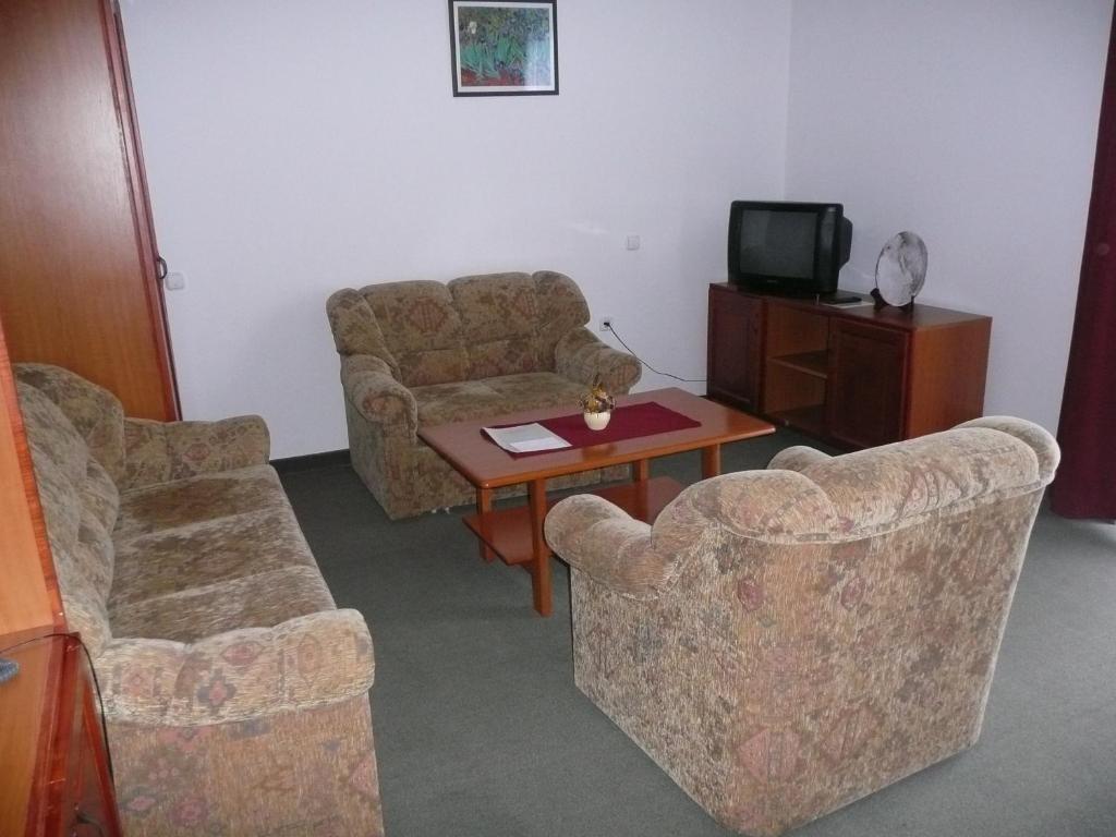 Hotel Ovit Кестхей Номер фото
