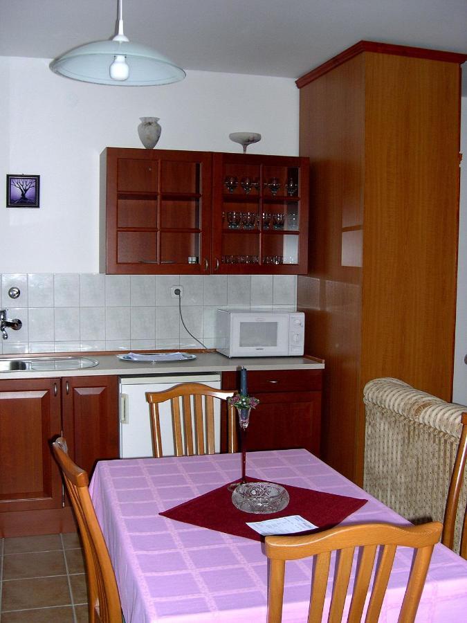 Hotel Ovit Кестхей Номер фото